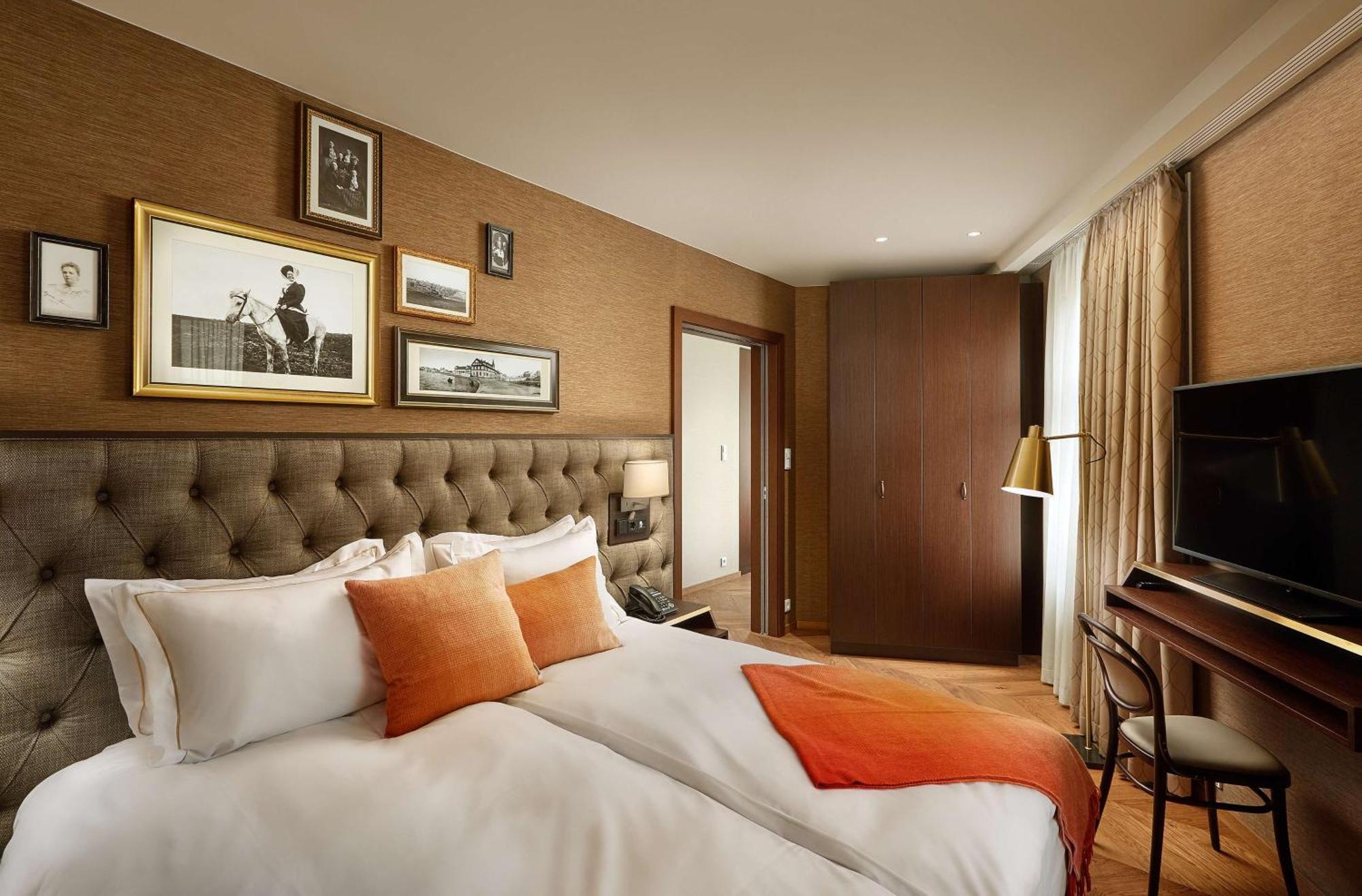 Reykjavik Konsulat Hotel, Curio Collection By Hilton Exterior photo